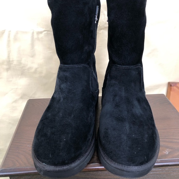 UGG BOOTS….. size 9….black color - Picture 7 of 12